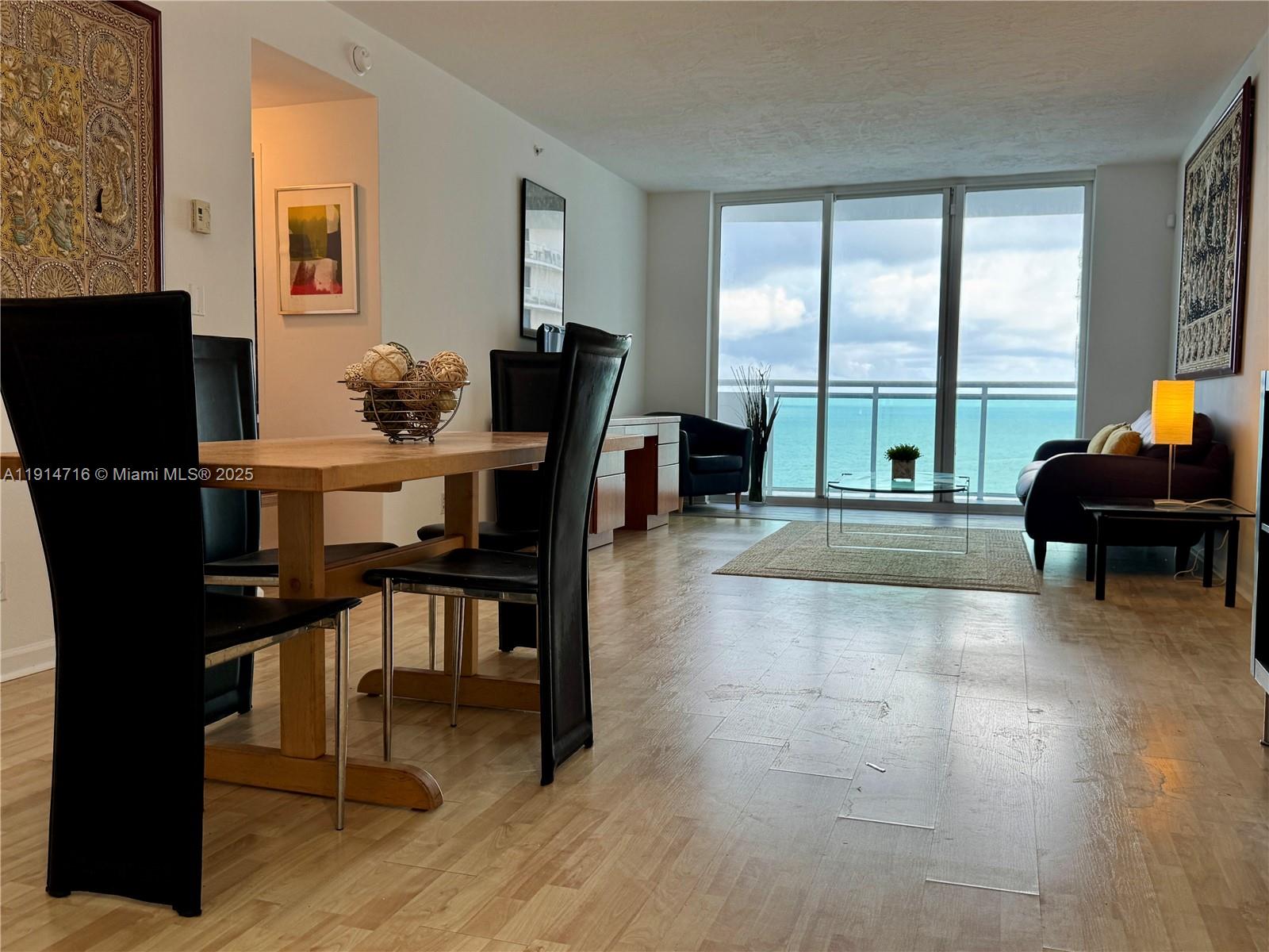 Photo of 3001 Ocean Dr  #1423, Hollywood, Florida, 33019 - 