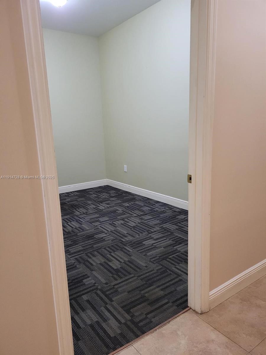 See details / sq. ft. $ 2025-11-15 0 Photo