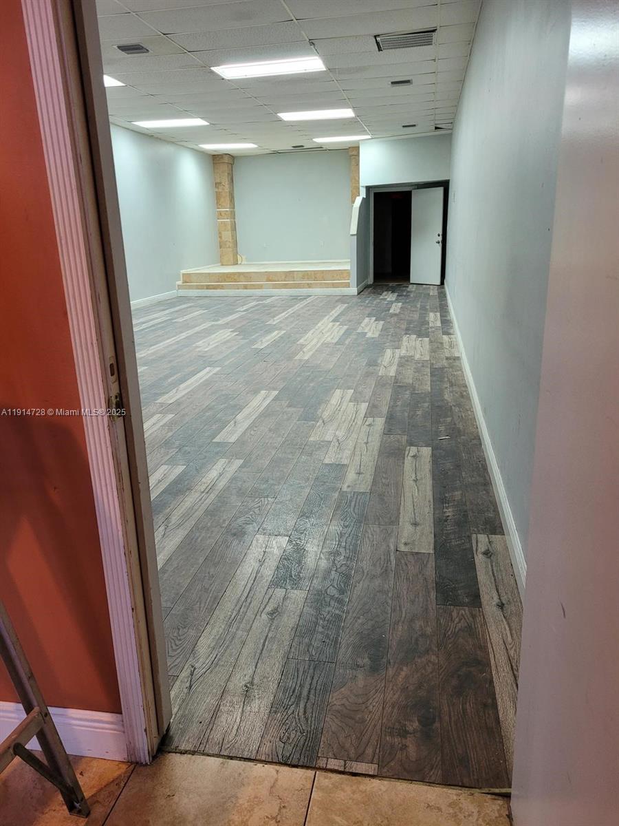 See details / sq. ft. $ 2025-11-15 0 Photo