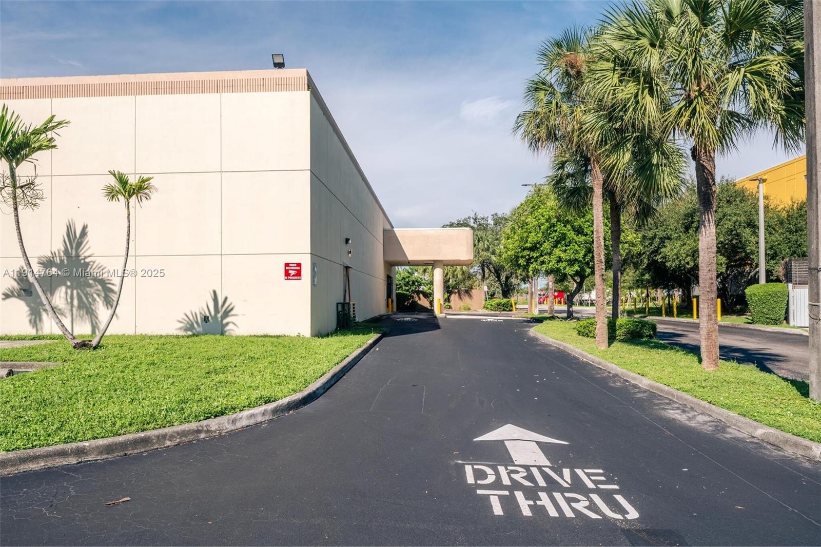 Подробнее / кв.футов $ 2025-11-15 0 Фото