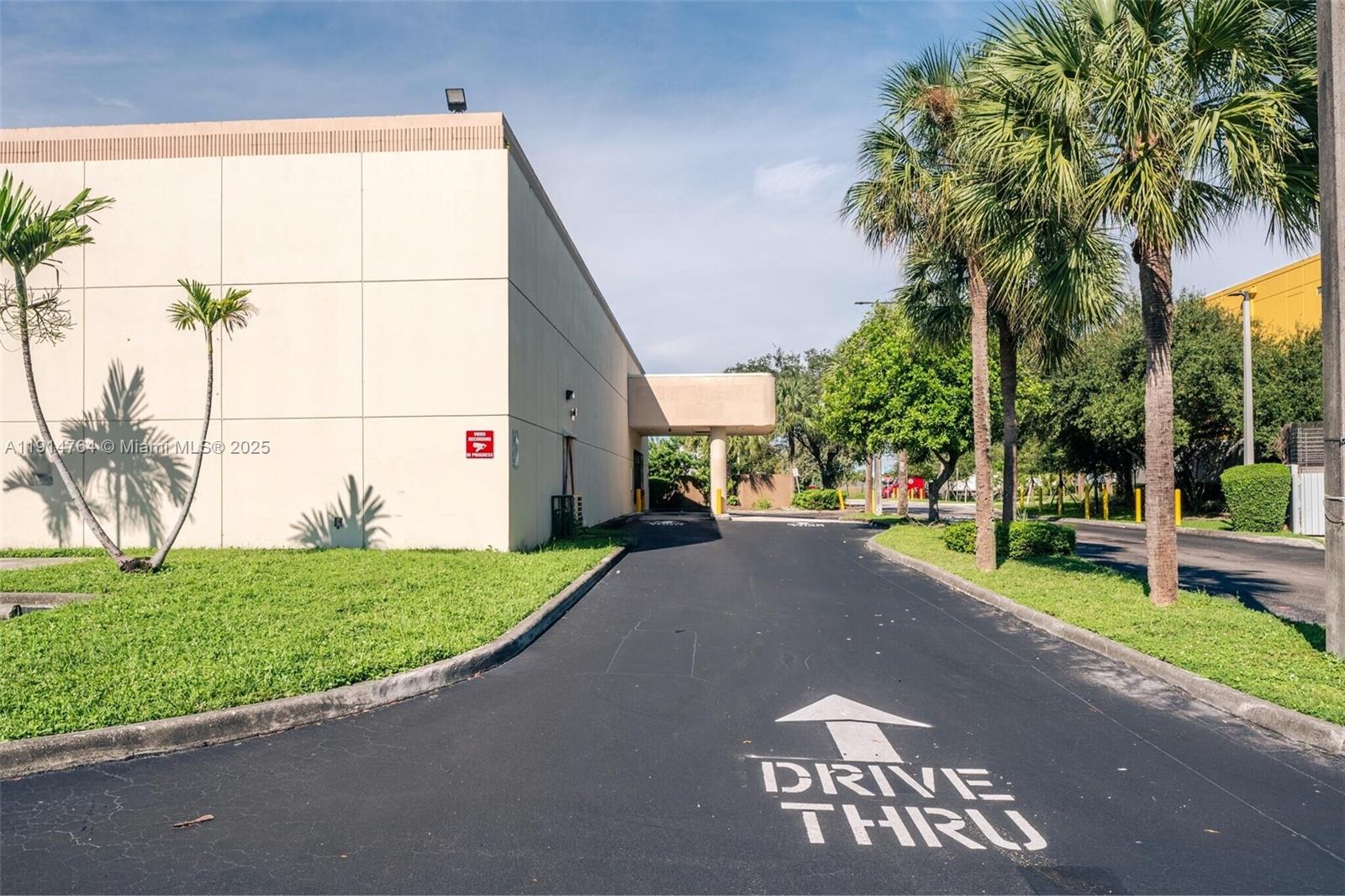 Подробнее / кв.футов $ 2025-11-15 0 Фото