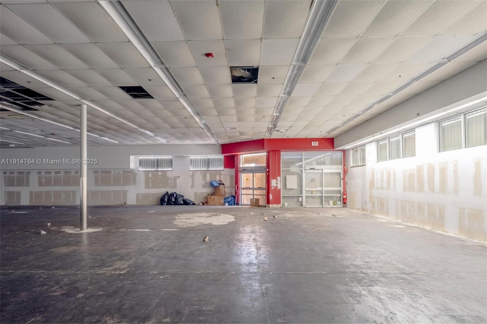 Подробнее / кв.футов $ 2025-11-15 0 Фото