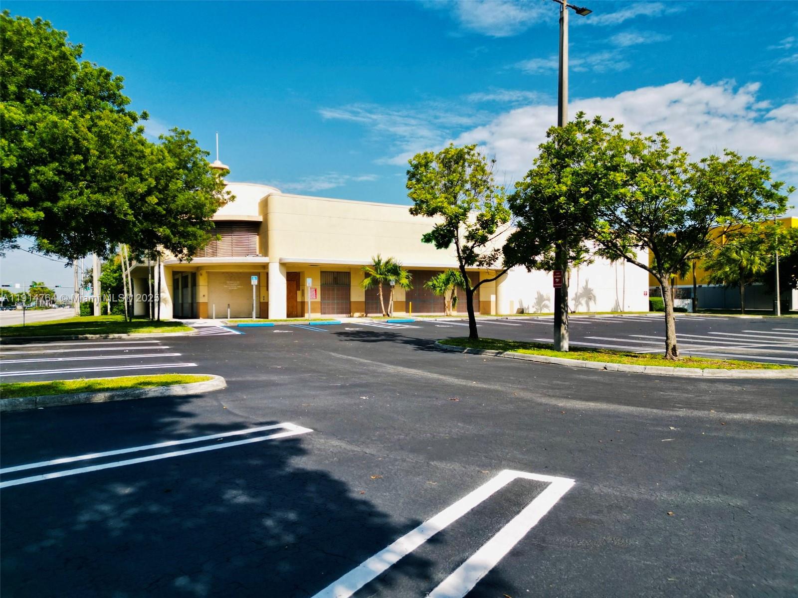 Подробнее / кв.футов $ 2025-11-15 0 Фото