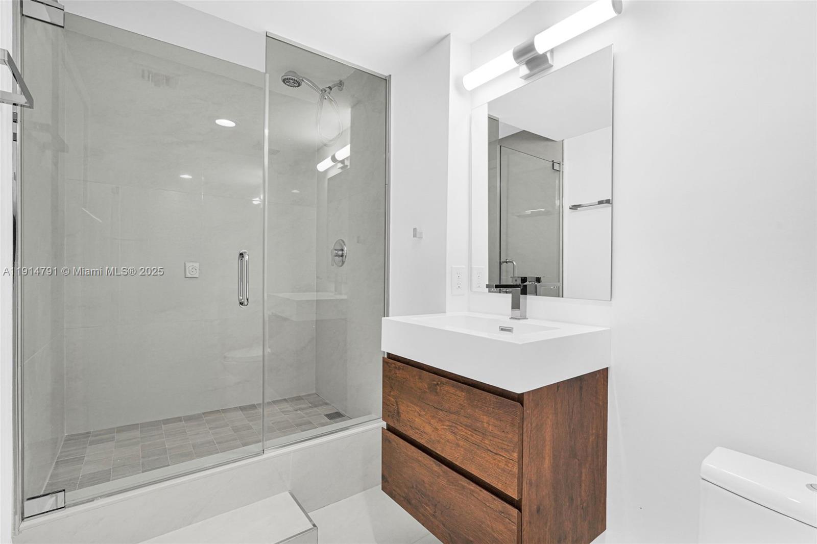 Photo of 16485 Collins Ave  #1236, Sunny Isles Beach, Florida, 33160 - full 3rd bath