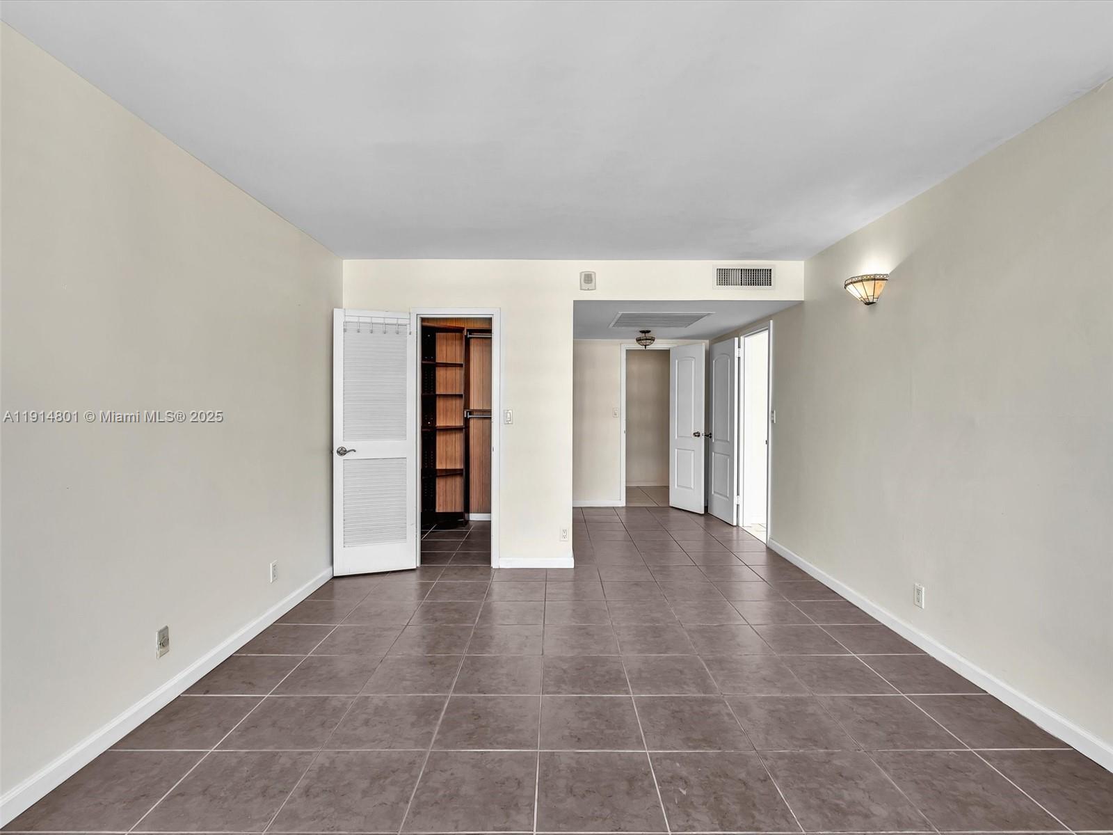 Photo of 2030 Ocean Dr  #2024, Hallandale Beach, Florida, 33009 - 