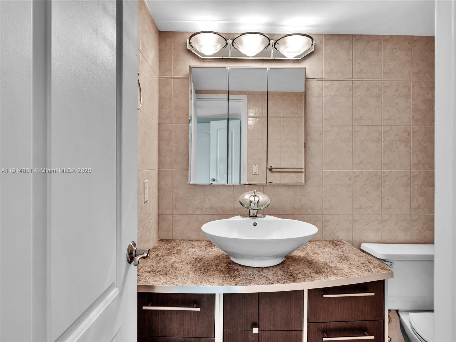 Photo of 2030 Ocean Dr  #2024, Hallandale Beach, Florida, 33009 - 