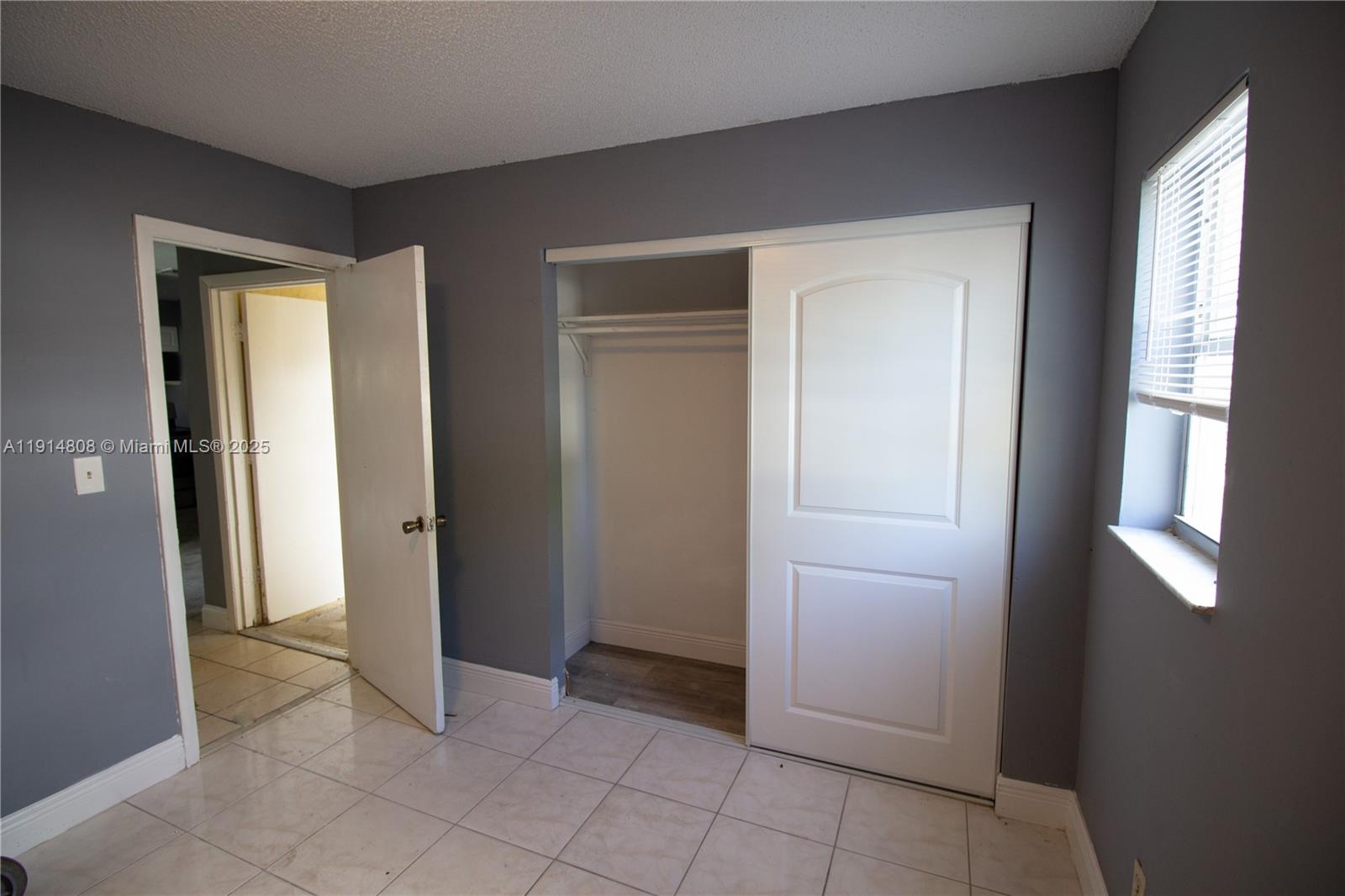 Ver detalles / 3330 sq. ft. $ 2025-11-15 0 foto