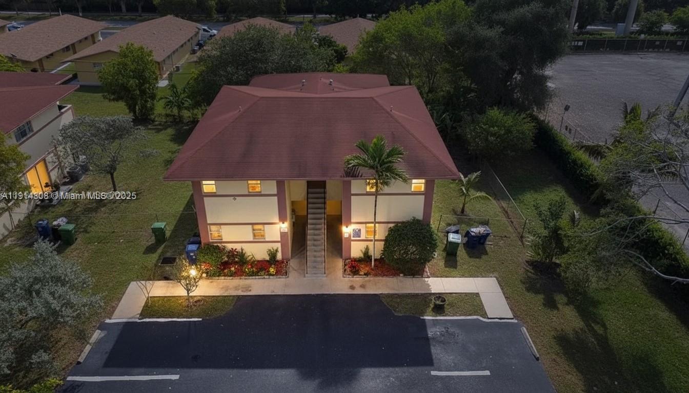 Ver detalles / 3330 sq. ft. $ 2025-11-15 0 foto