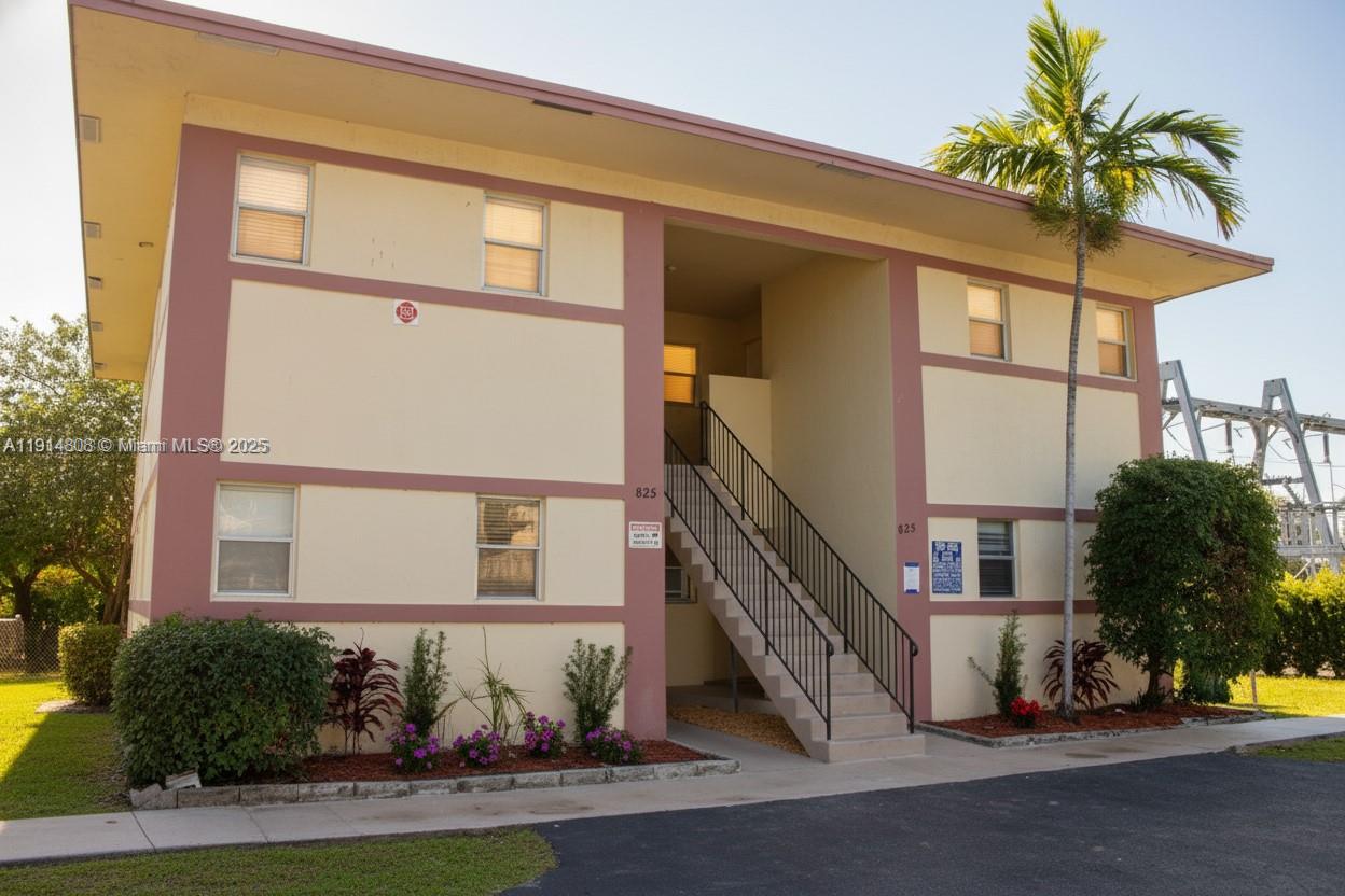 Ver detalles / 3330 sq. ft. $ 2025-11-15 0 foto