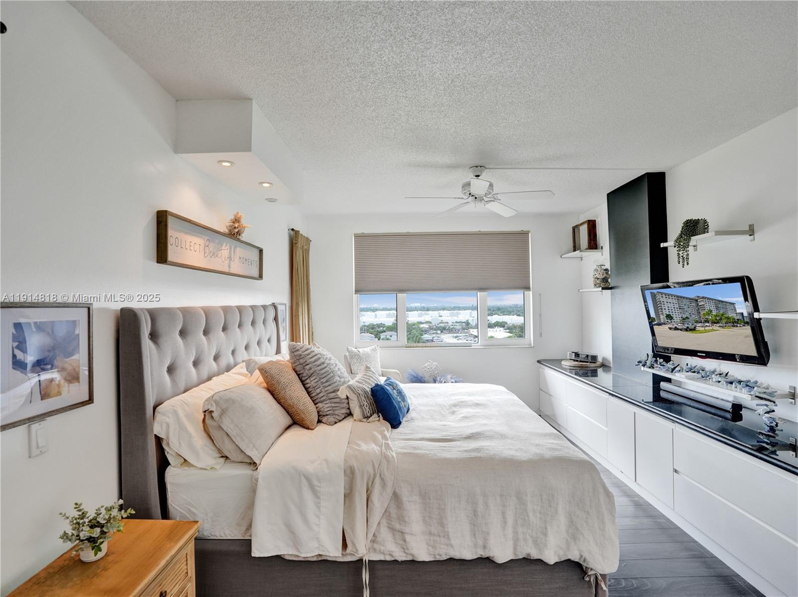 See details 1204 2 / 3 2444 sq. ft. $ 2025-11-15 0 Photo