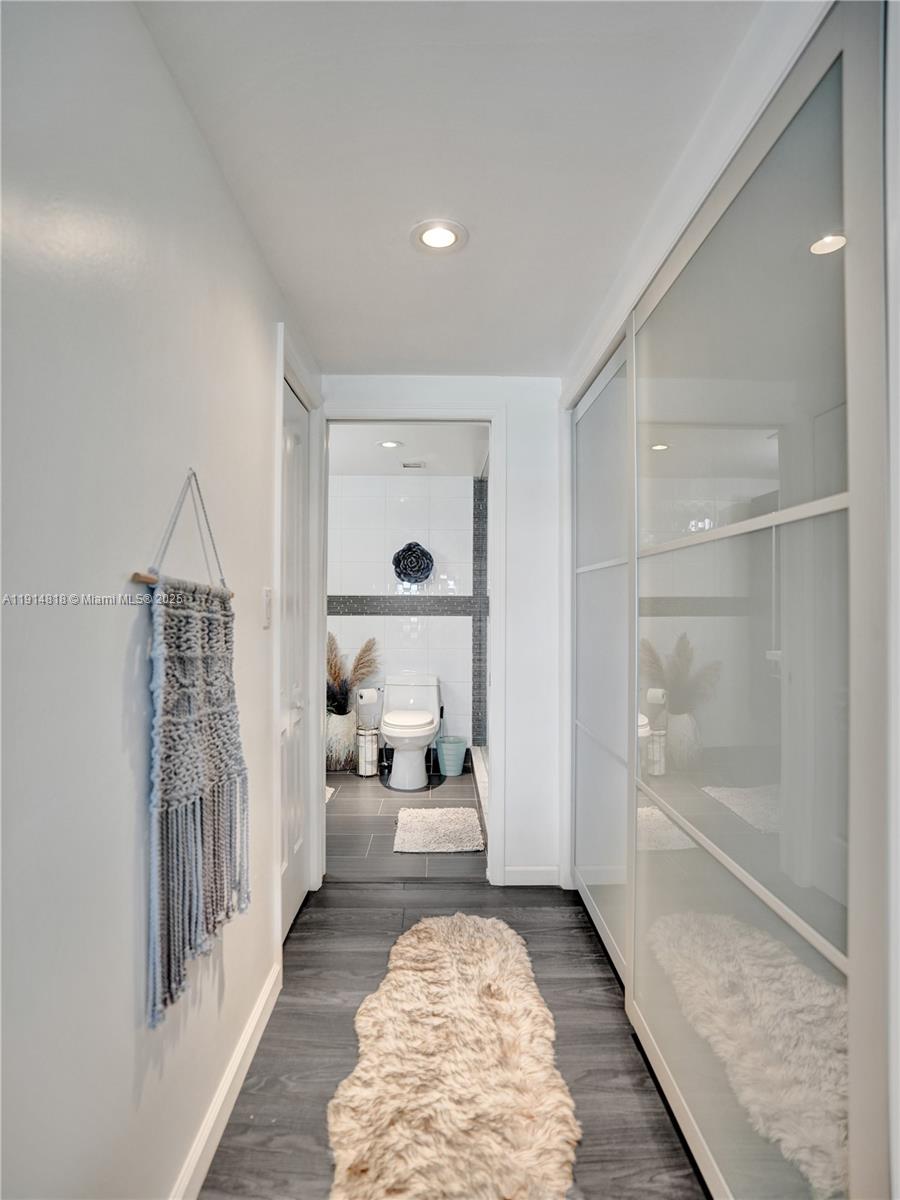 See details 1204 2 / 3 2444 sq. ft. $ 2025-11-15 0 Photo