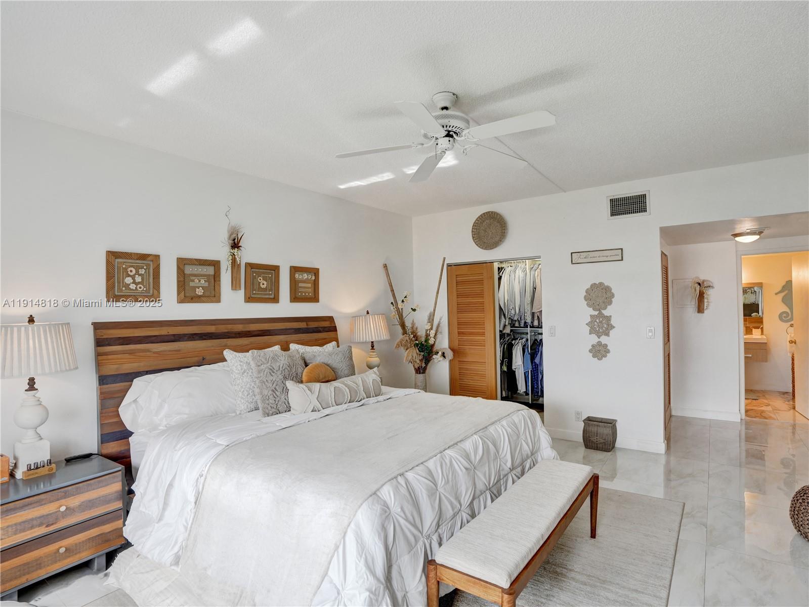 See details 1204 2 / 3 2444 sq. ft. $ 2025-11-15 0 Photo