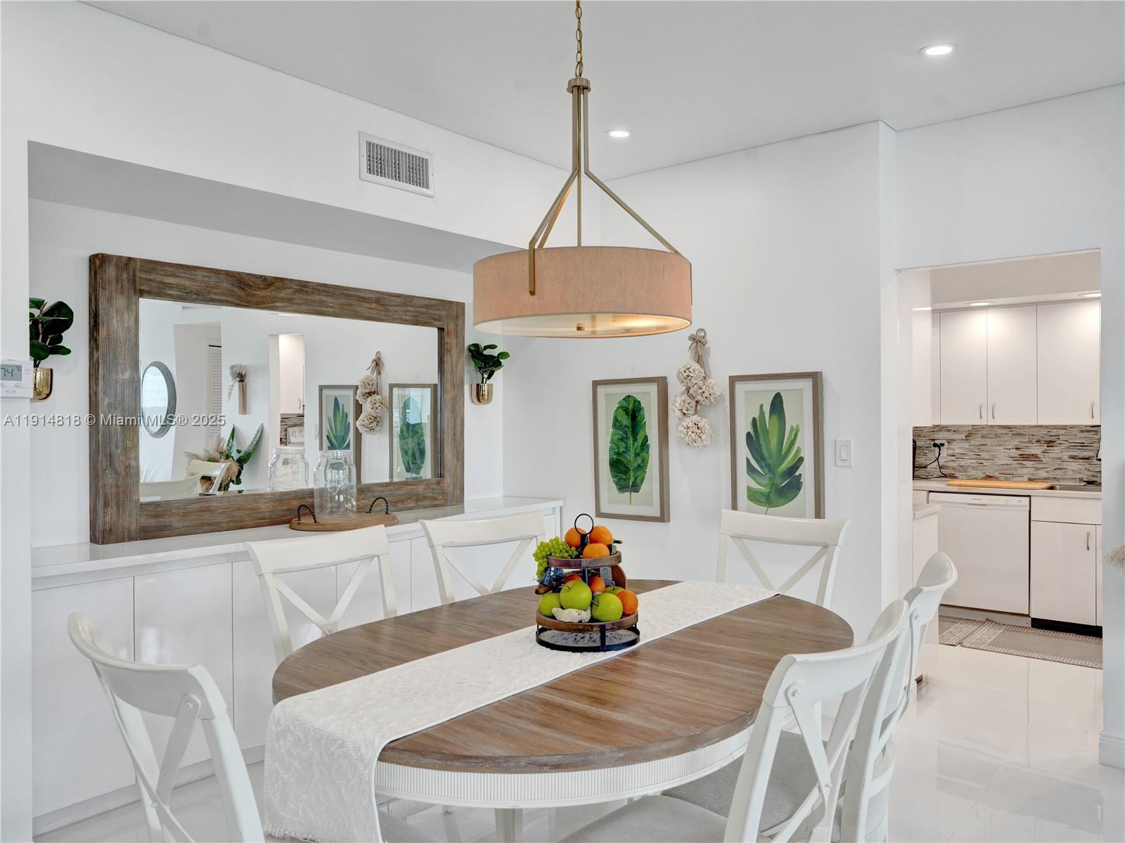 See details 1204 2 / 3 2444 sq. ft. $ 2025-11-15 0 Photo