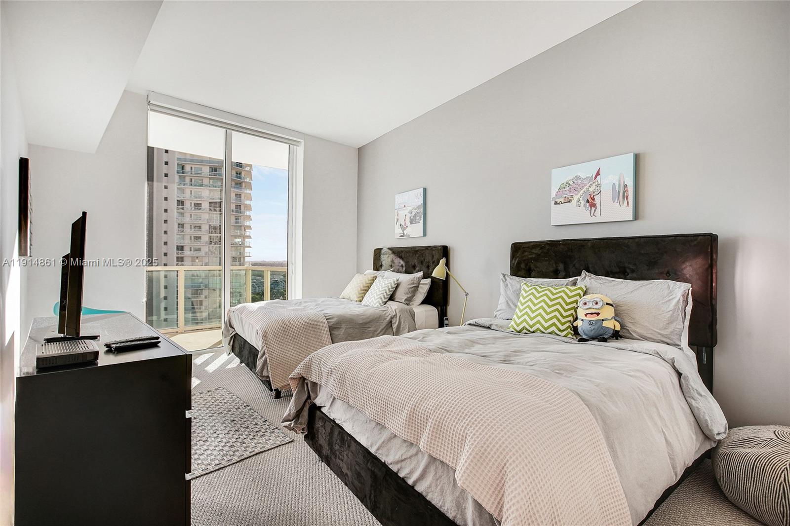 Photo of 150 Sunny Isles Blvd  #1-1805, Sunny Isles Beach, Florida, 33160 - 