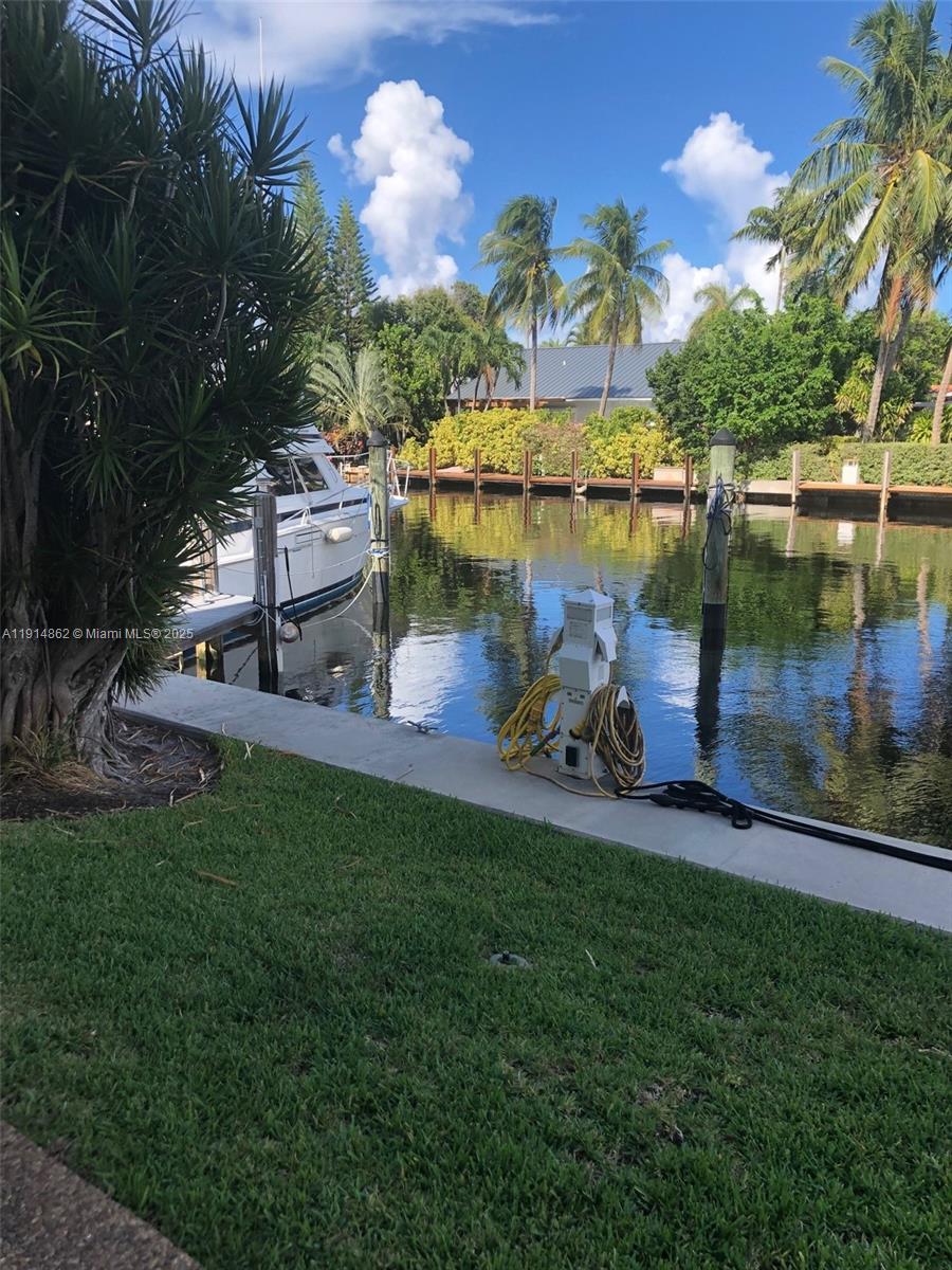 See details / sq. ft. $ 2025-11-15 0 Photo