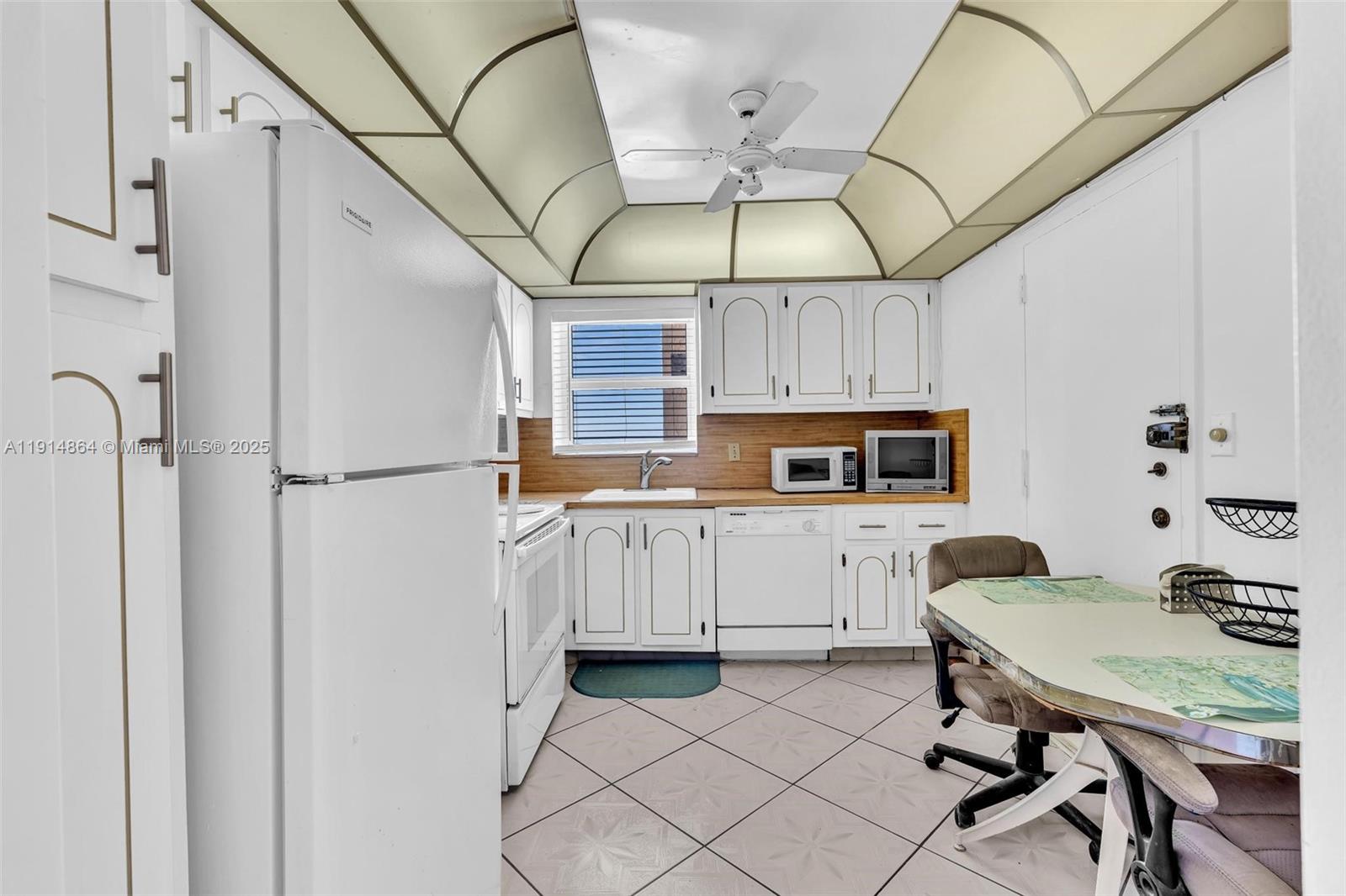 Photo of 1865 Ocean Dr  #19E, Hallandale Beach, Florida, 33009 - 