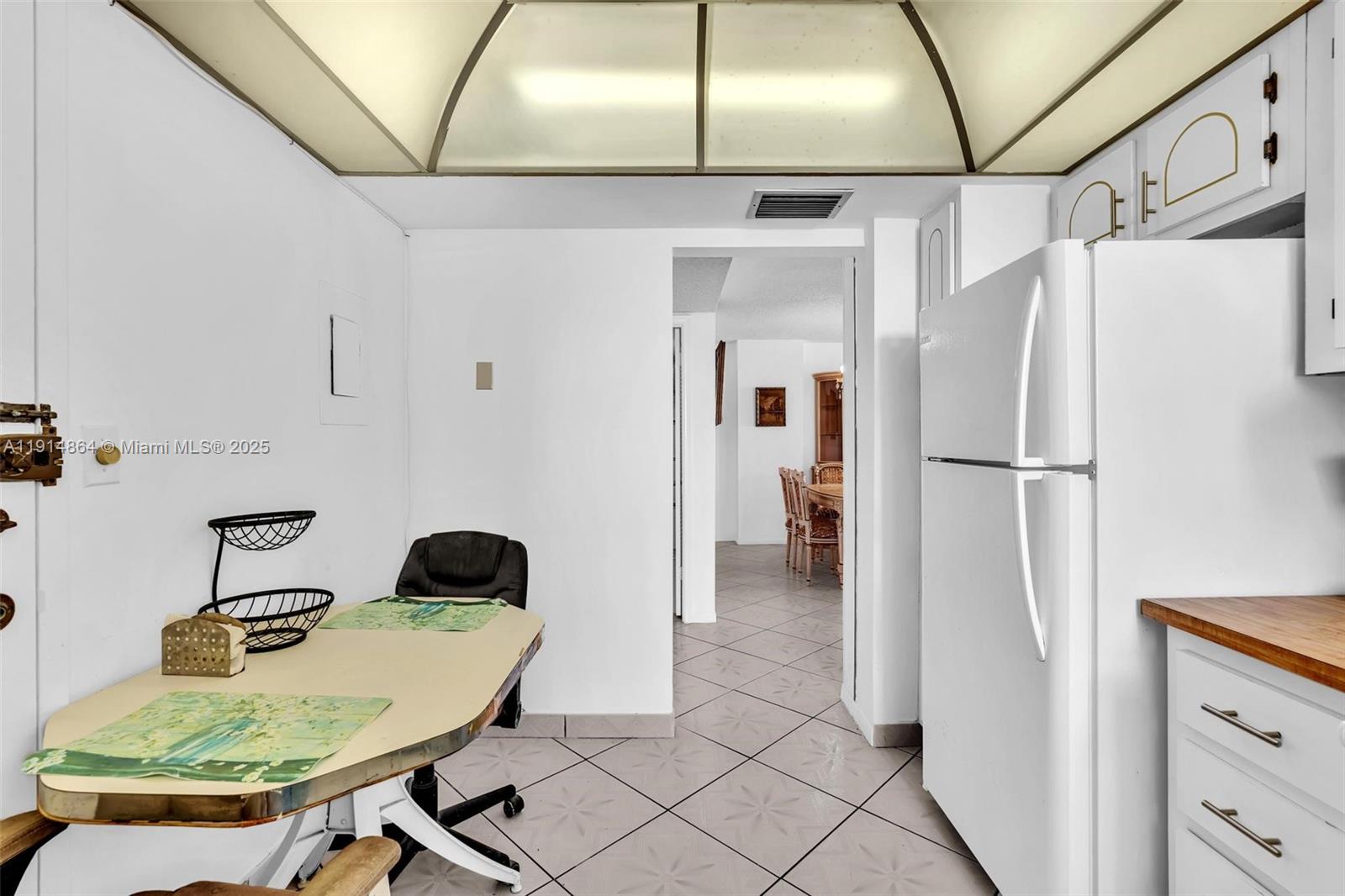 Photo of 1865 Ocean Dr  #19E, Hallandale Beach, Florida, 33009 - 