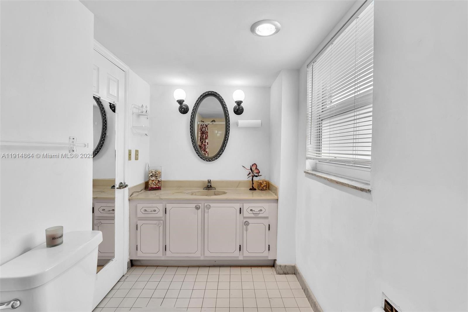 Photo of 1865 Ocean Dr  #19E, Hallandale Beach, Florida, 33009 - 