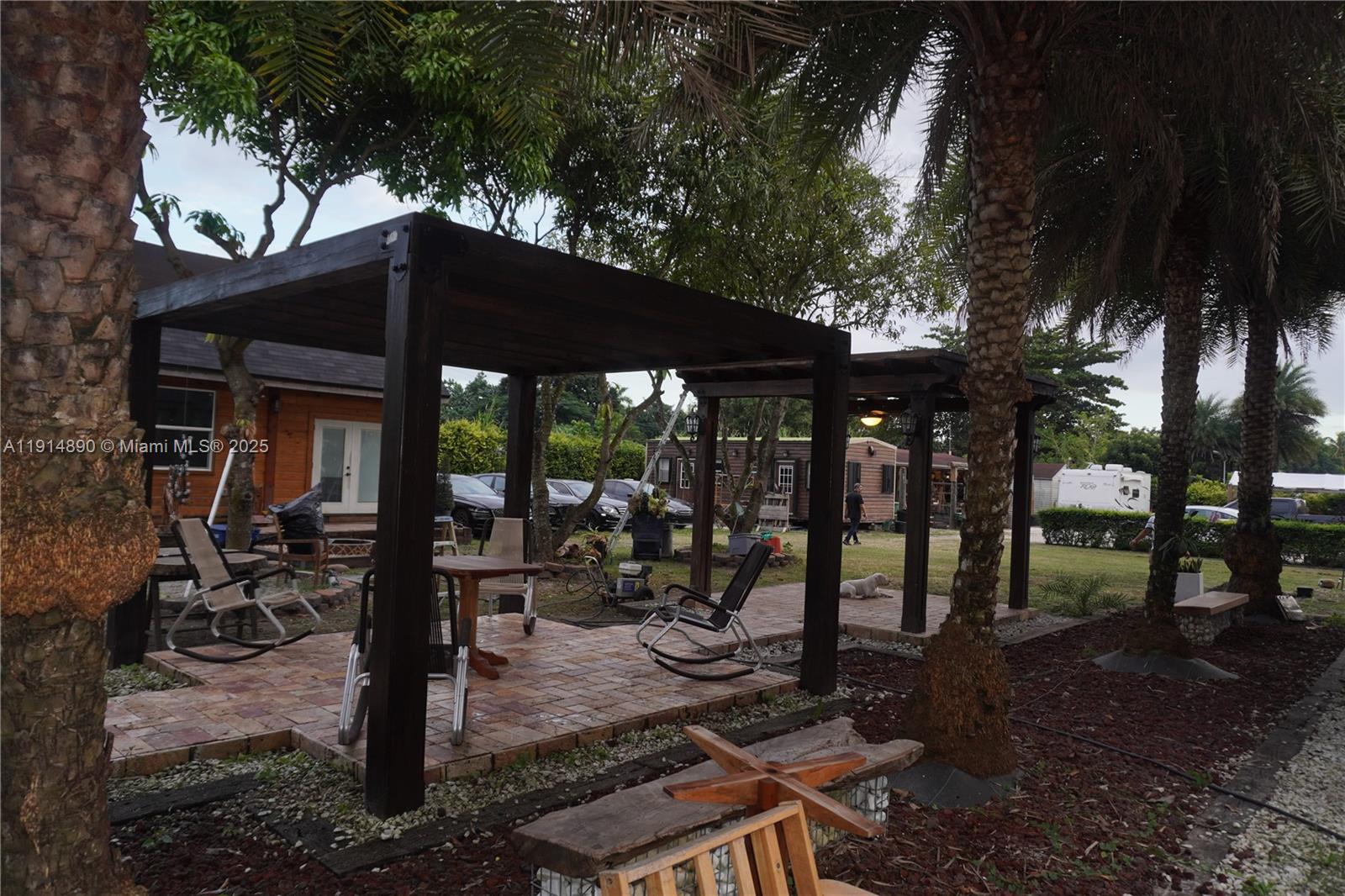 See details / sq. ft. $ 2025-11-16 0 Photo