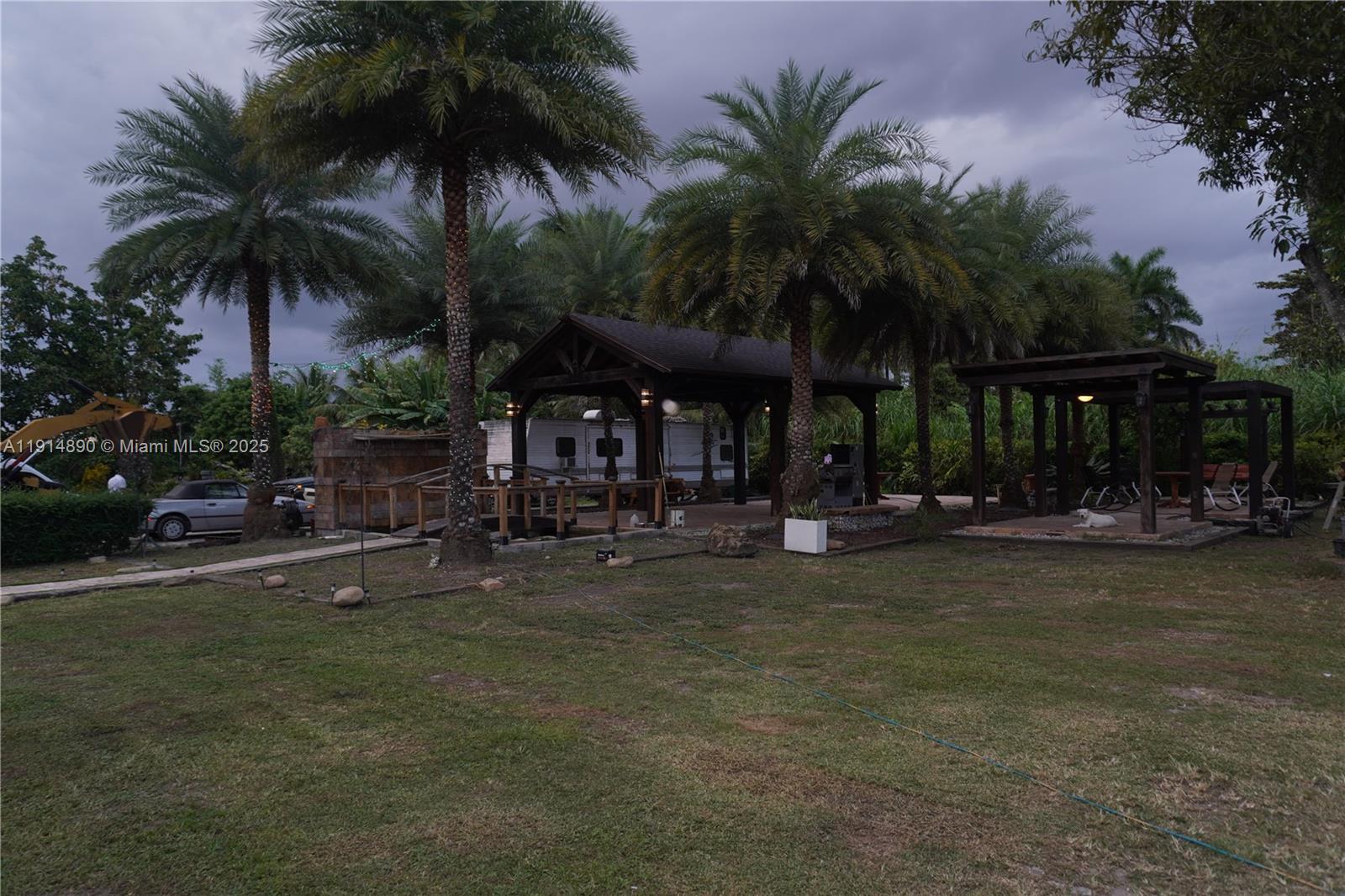 See details / sq. ft. $ 2025-11-16 0 Photo