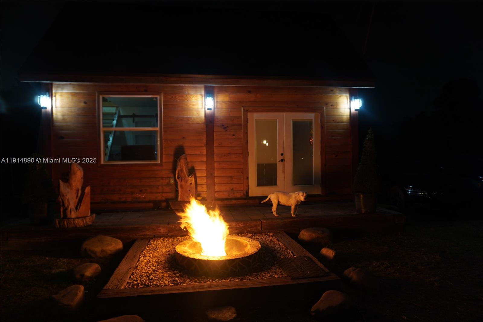 See details / sq. ft. $ 2025-11-16 0 Photo