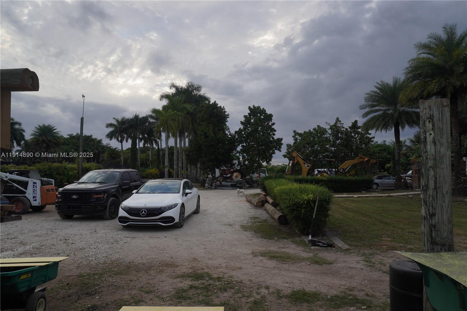 See details / sq. ft. $ 2025-11-16 0 Photo