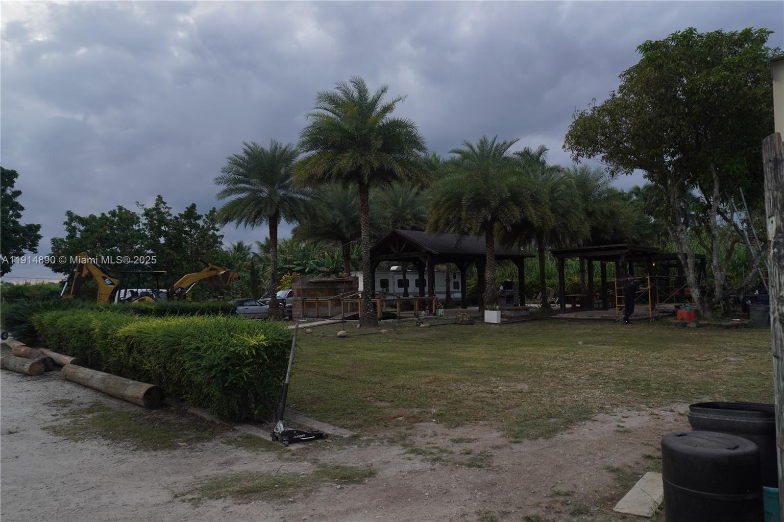 See details / sq. ft. $ 2025-11-16 0 Photo