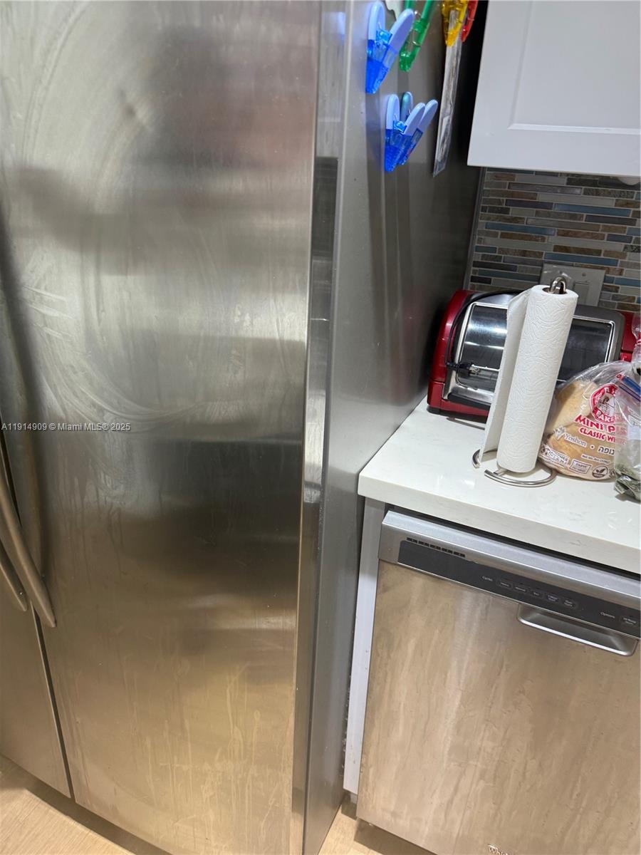 5B 1 / 2 870 sq. ft. $ 2025-11-16 0 foto