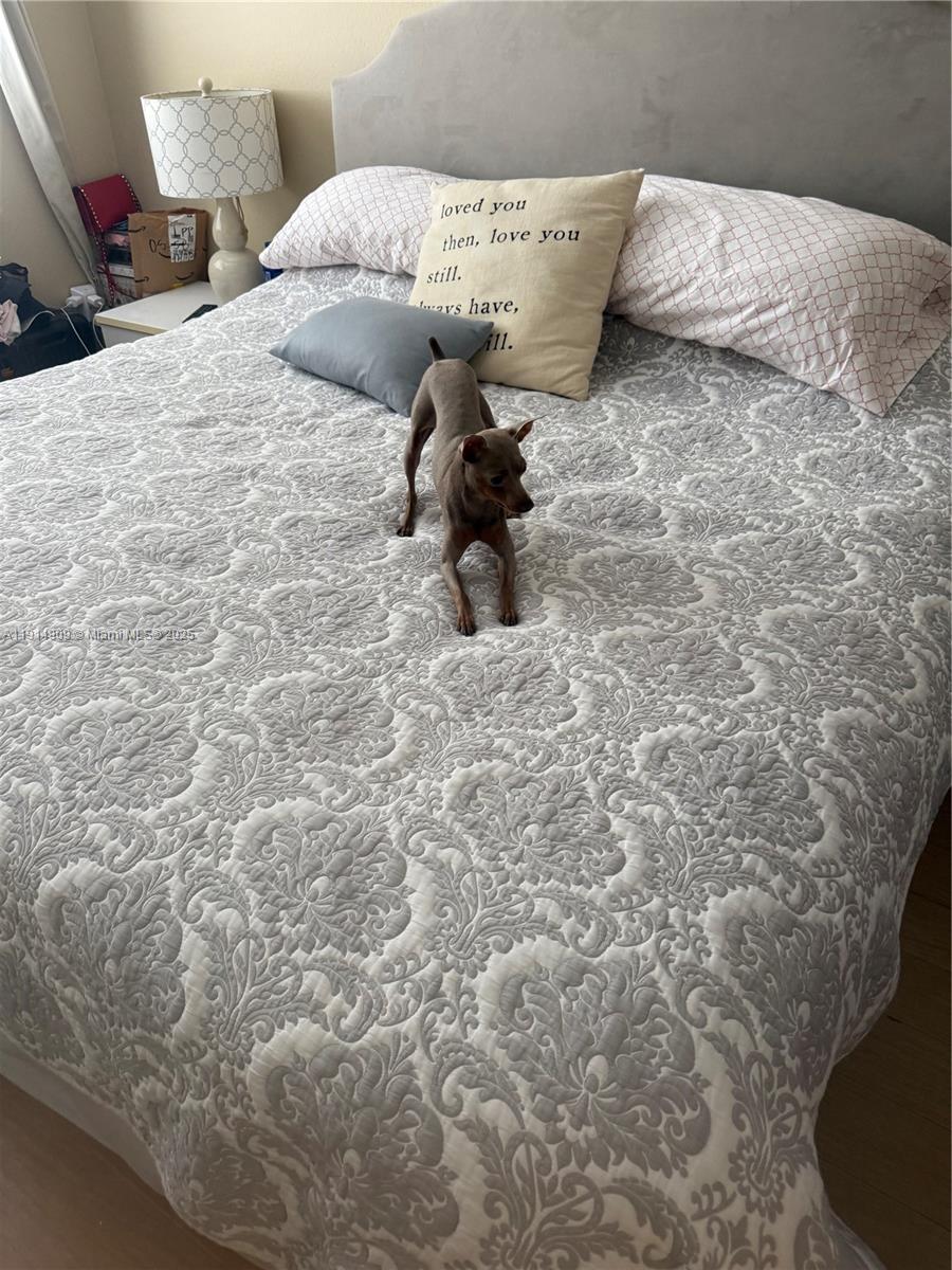 5B 1 / 2 870 sq. ft. $ 2025-11-16 0 foto