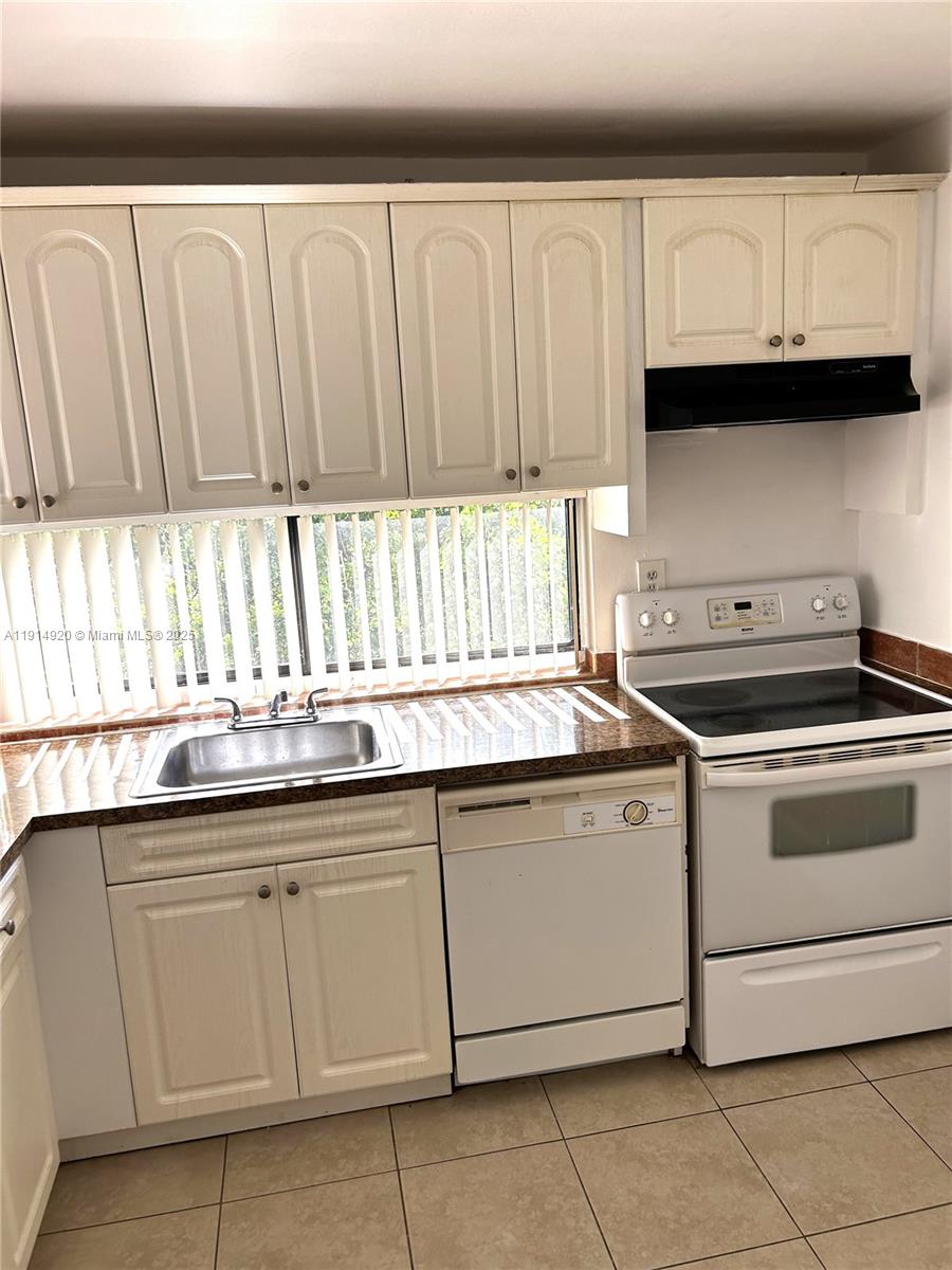 Photo of 16919 Bay Rd  #511, Sunny Isles Beach, Florida, 33160 - 