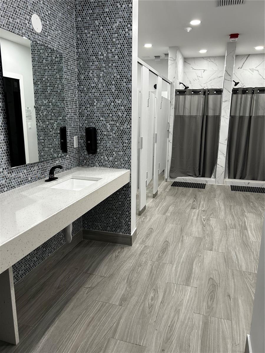 Photo of 16919 Bay Rd  #511, Sunny Isles Beach, Florida, 33160 - 