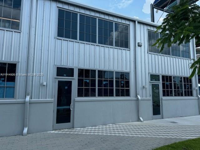 See details / sq. ft. $ 2025-11-16 0 Photo