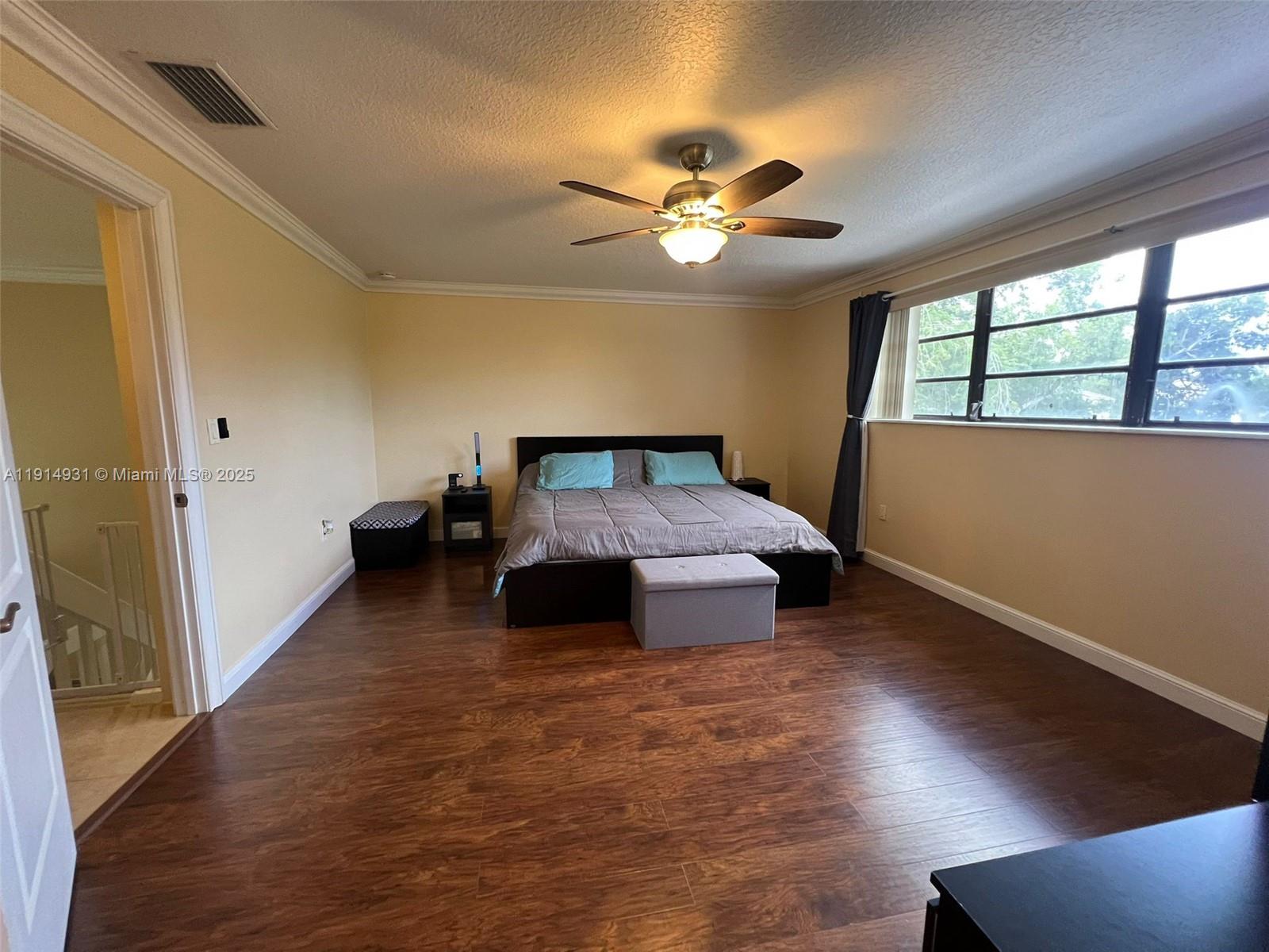 9894 3 / 3 1854 sq. ft. $ 2026-04-23 0 Photo