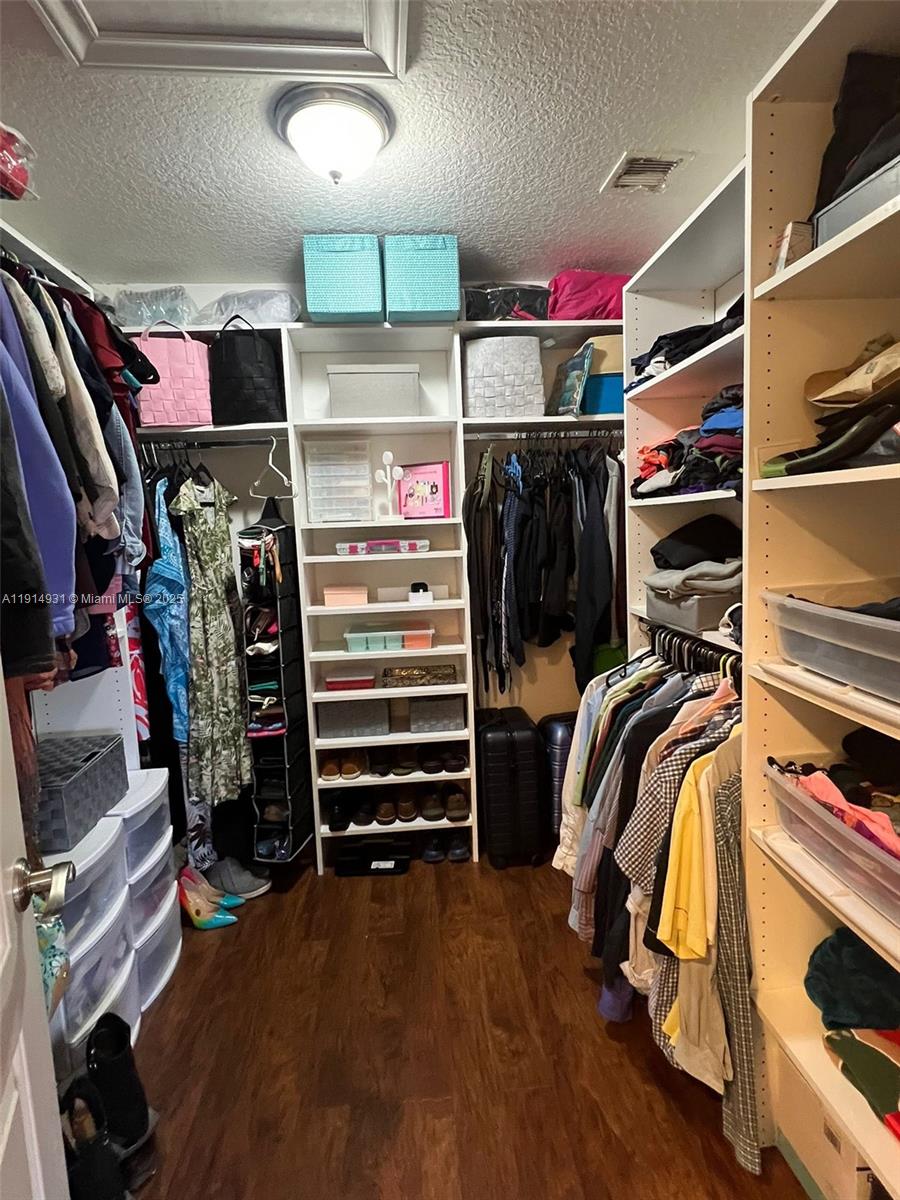 9894 3 / 3 1854 sq. ft. $ 2026-04-23 0 Photo