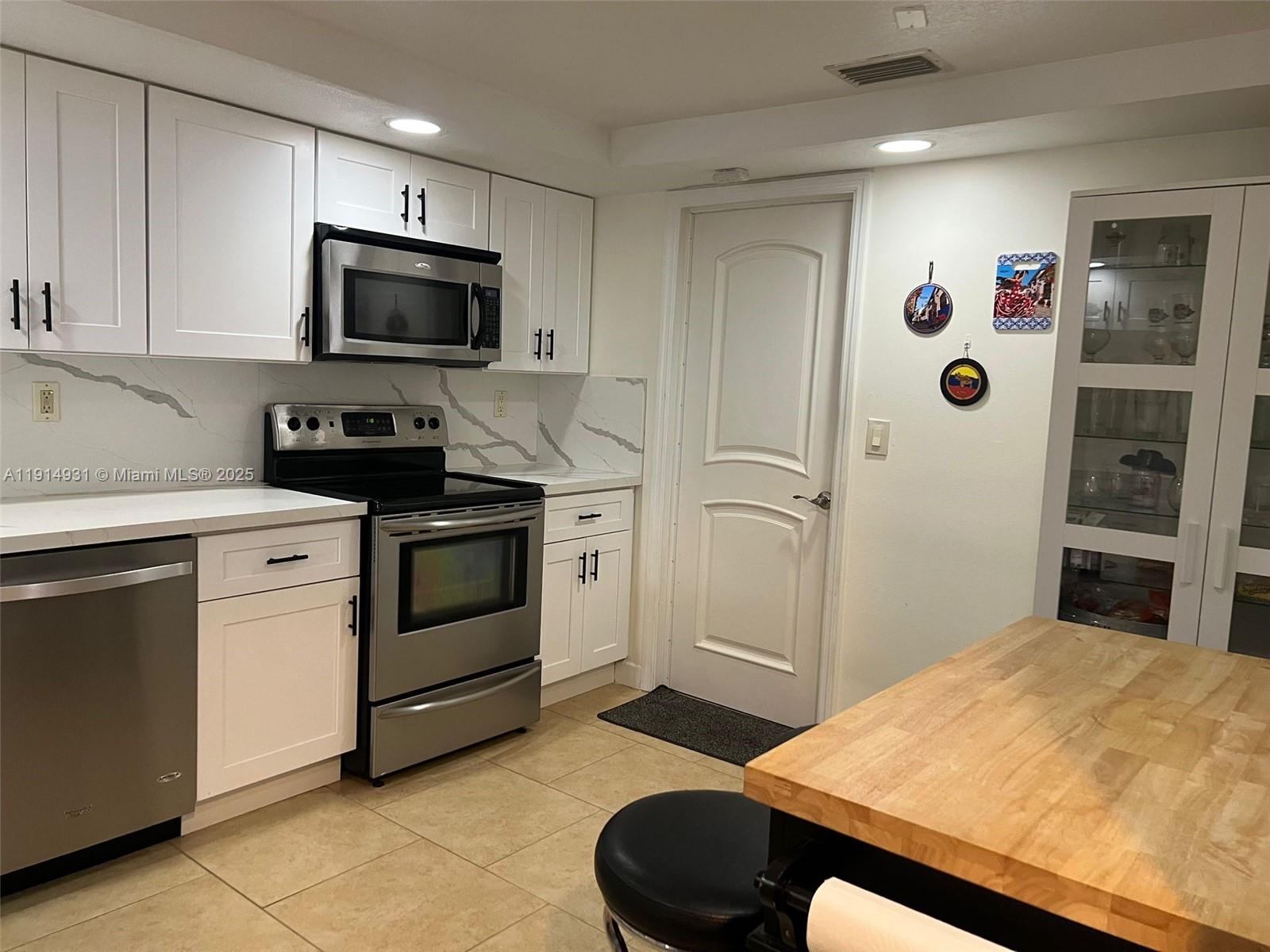 9894 3 / 3 1854 sq. ft. $ 2026-04-23 0 Photo