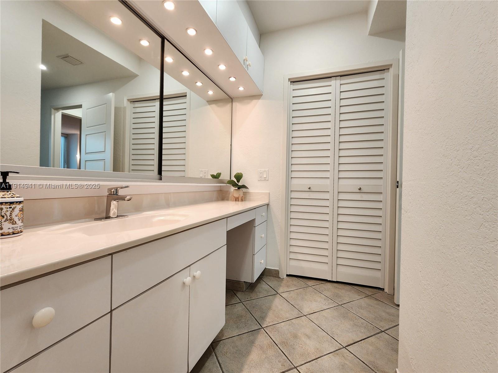 Photo of 3505 Ocean Dr #1202, Hollywood, Florida, 33019 -