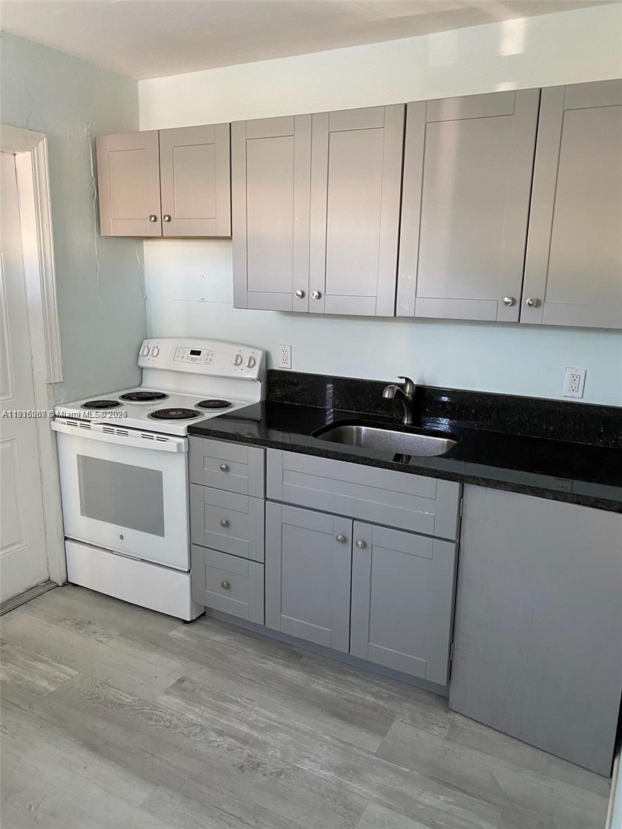 See details / 2096 sq. ft. $ 2025-11-16 0 Photo