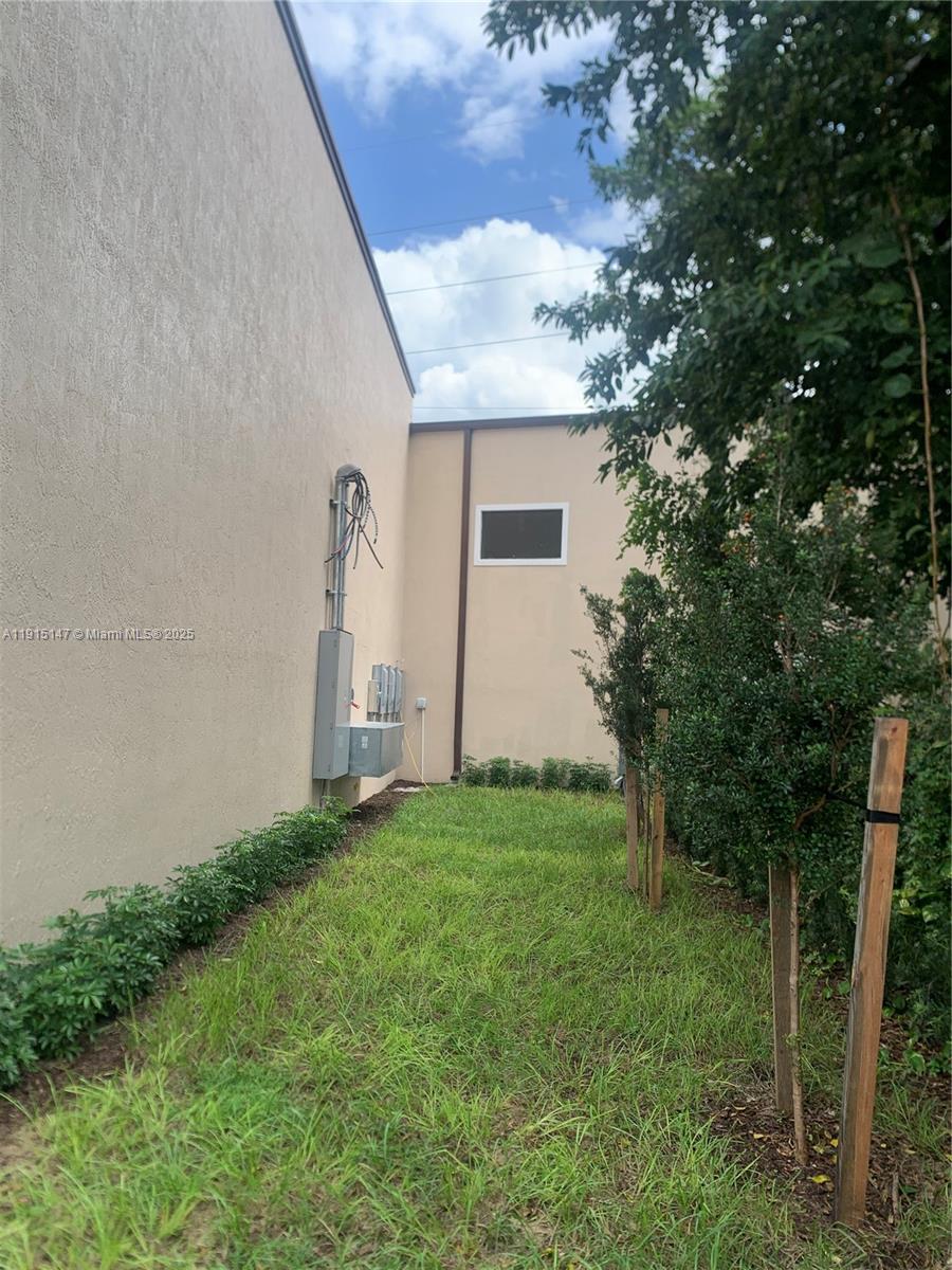   /   sq. ft. $ 2025-11-17 0 Photo