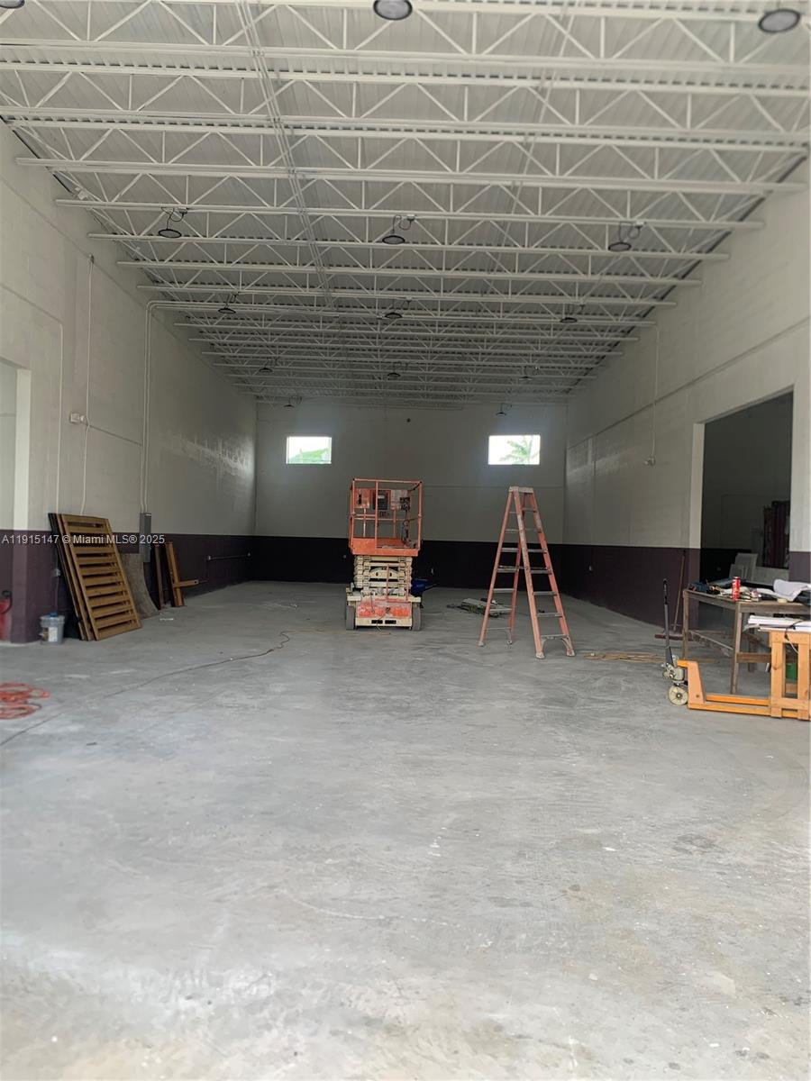   /   sq. ft. $ 2025-11-17 0 Photo