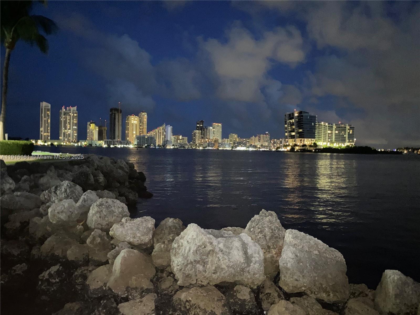 See details / sq. ft. $ 2025-11-17 0 Photo