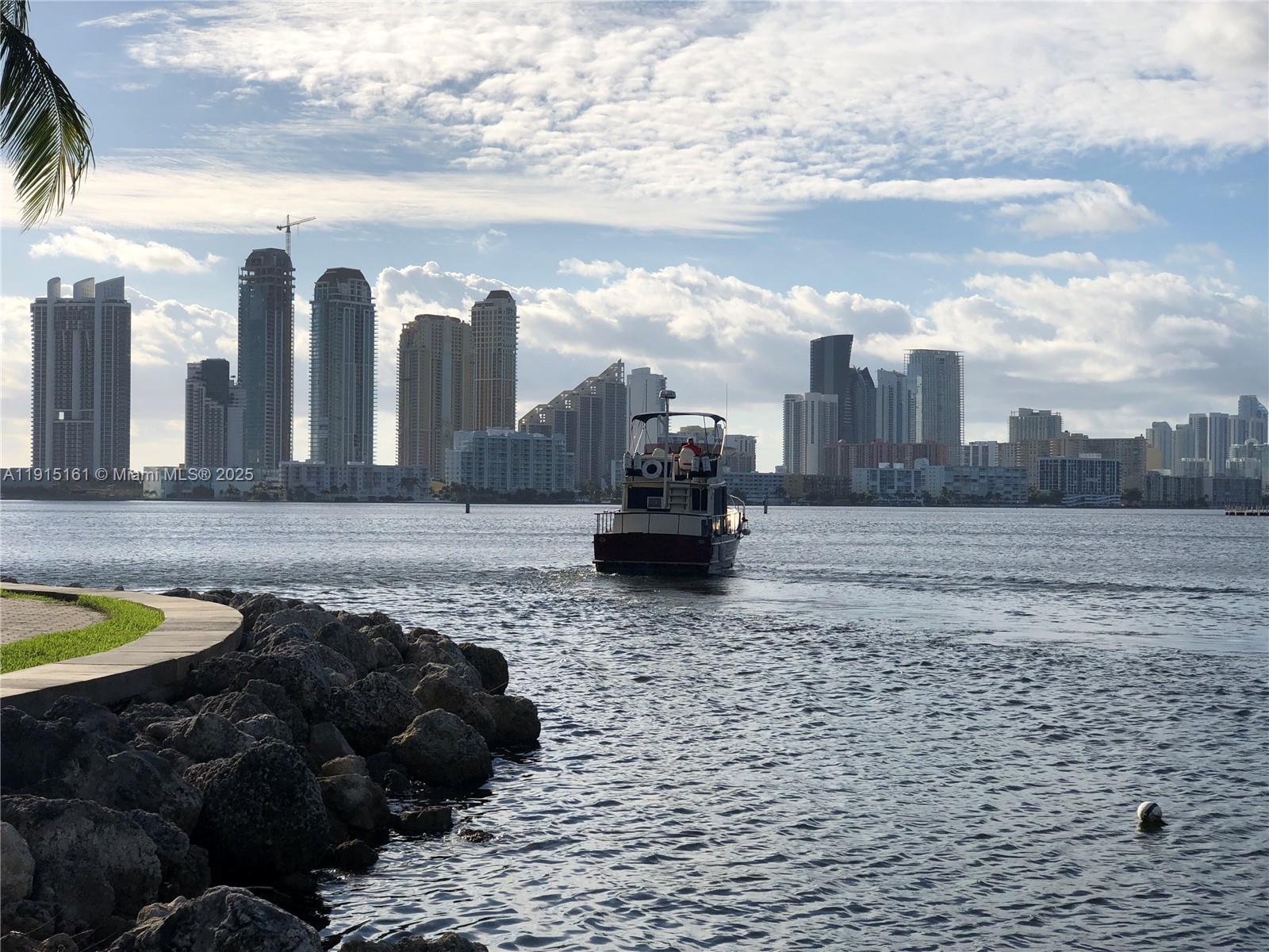 See details / sq. ft. $ 2025-11-17 0 Photo