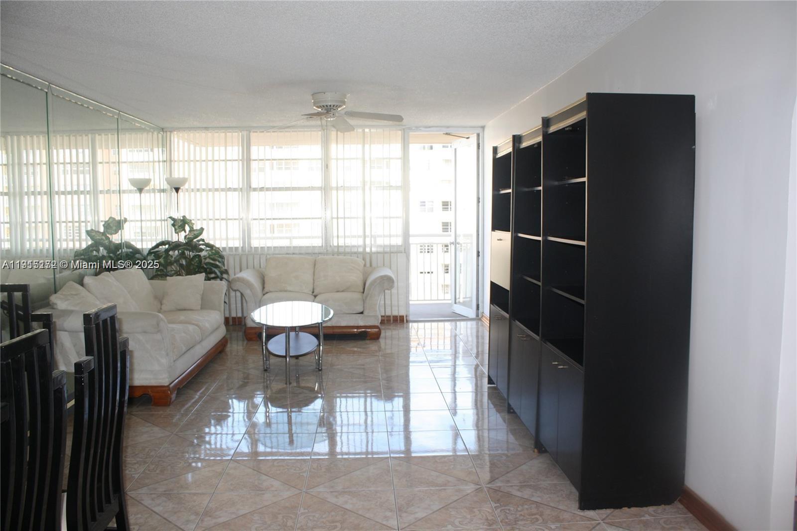 1809 2 / 2 1087 кв.футов $ 2025-11-17 0 Фото