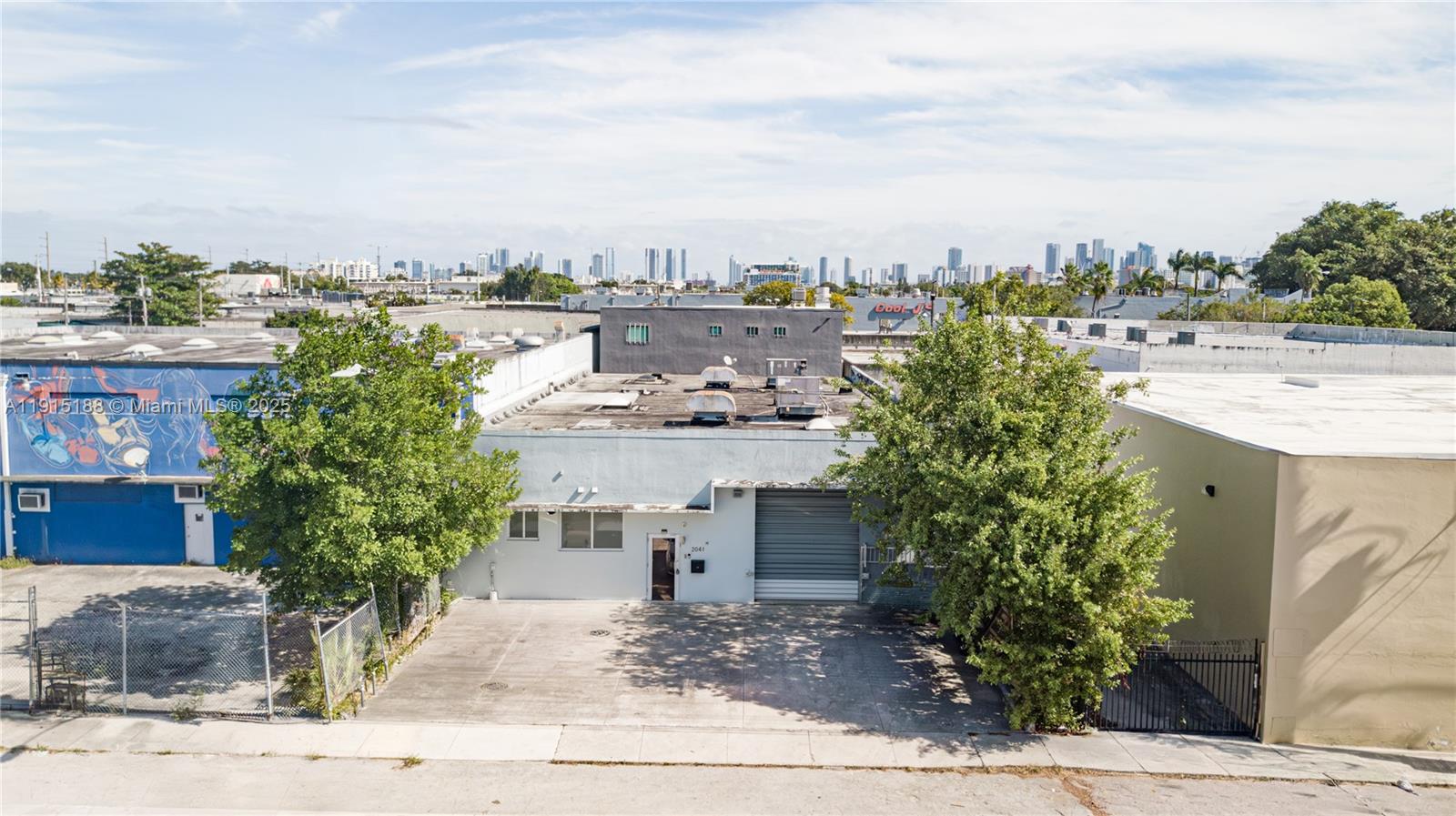 See details / sq. ft. $ 2025-11-17 0 Photo