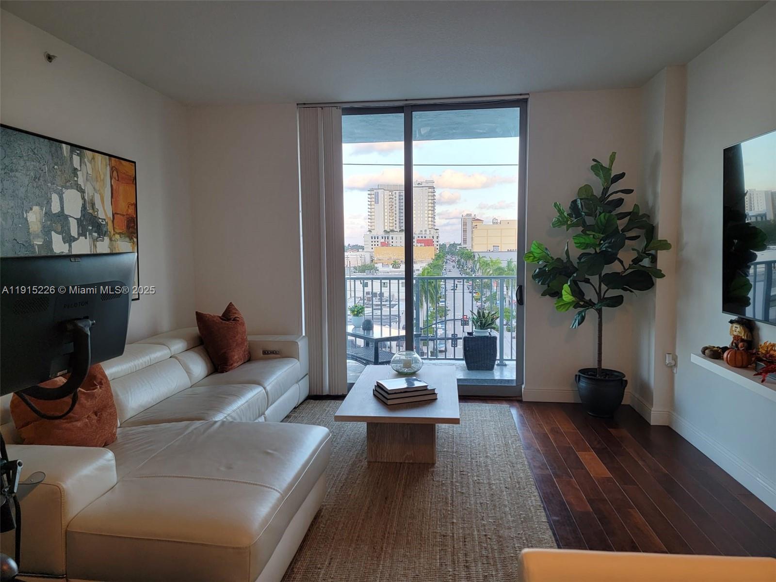 Photo of 140 Dixie Hwy  #423, Hollywood, Florida, 33020 - 