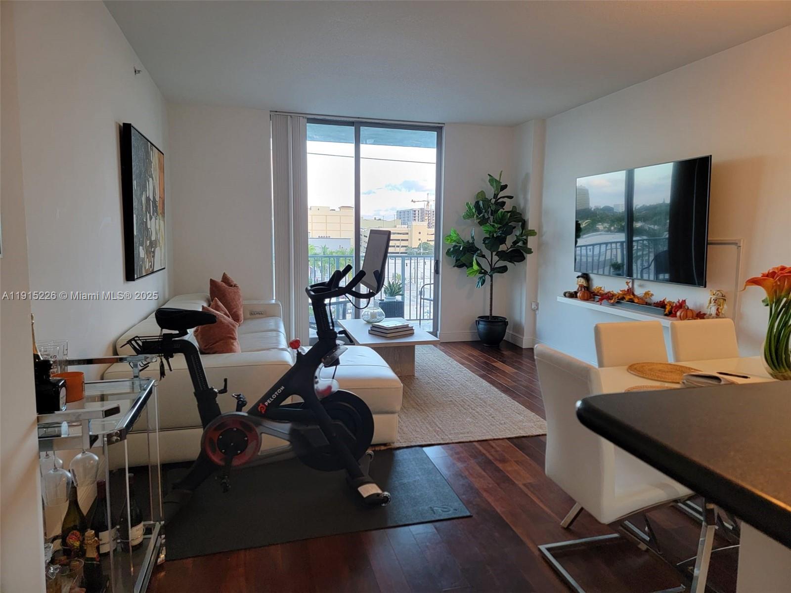 Photo of 140 Dixie Hwy  #423, Hollywood, Florida, 33020 - 