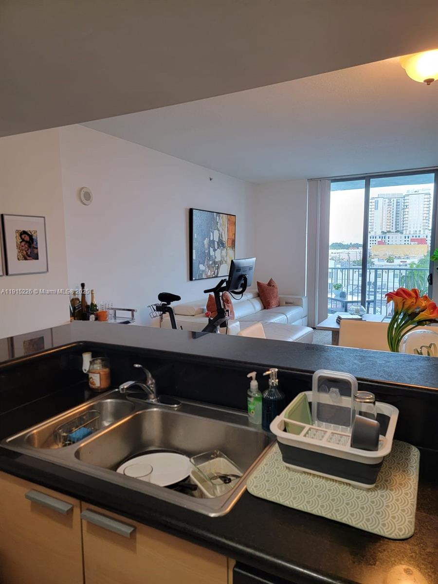 Photo of 140 Dixie Hwy  #423, Hollywood, Florida, 33020 - 