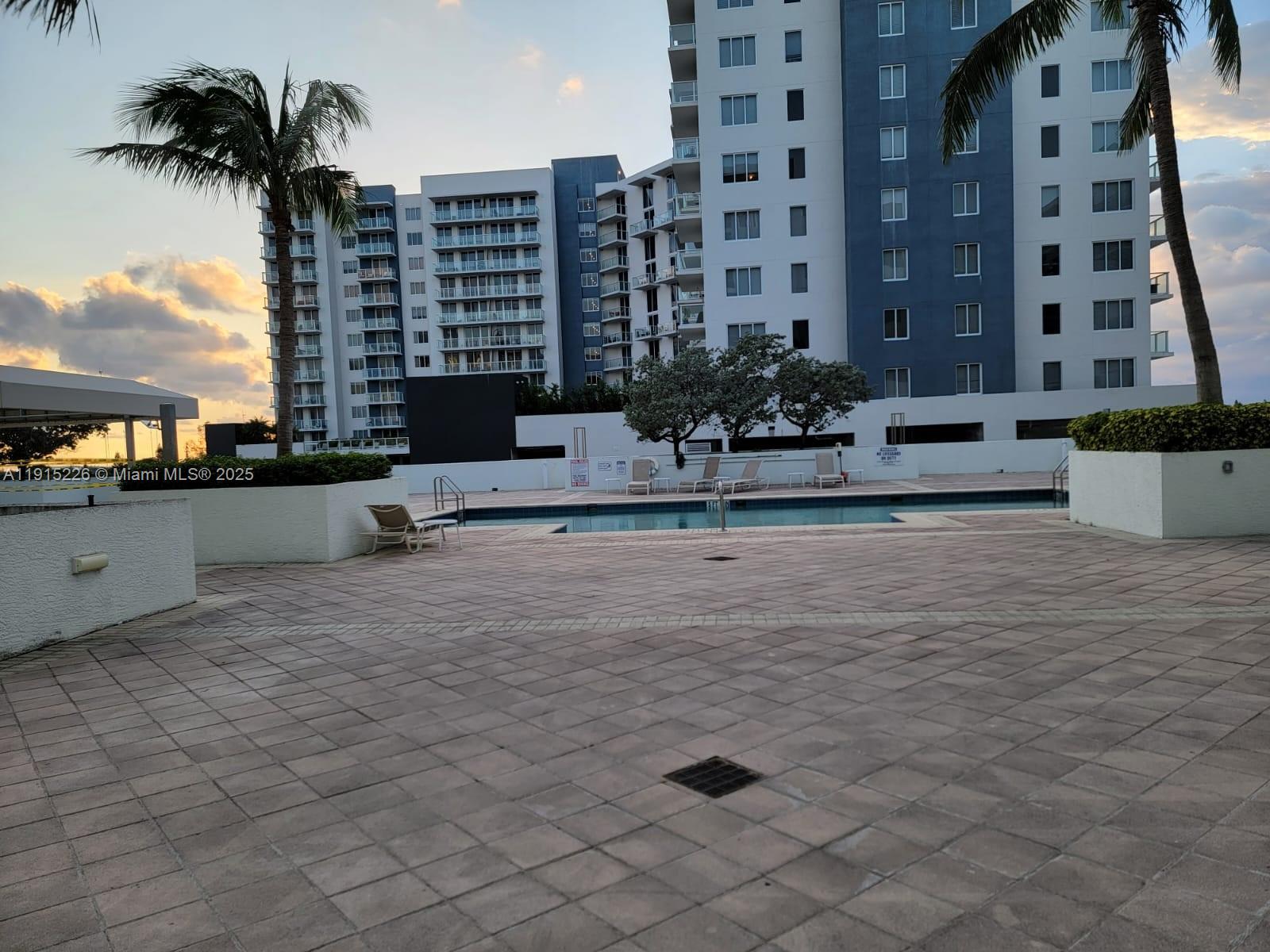 Photo of 140 Dixie Hwy  #423, Hollywood, Florida, 33020 - 