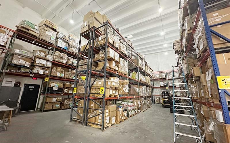 See details 113 / sq. ft. $ 2025-11-17 0 Photo