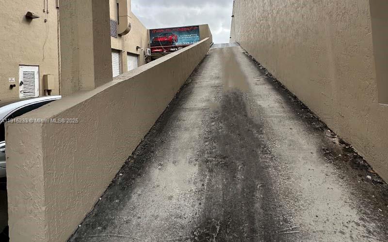 See details 113 / sq. ft. $ 2025-11-17 0 Photo