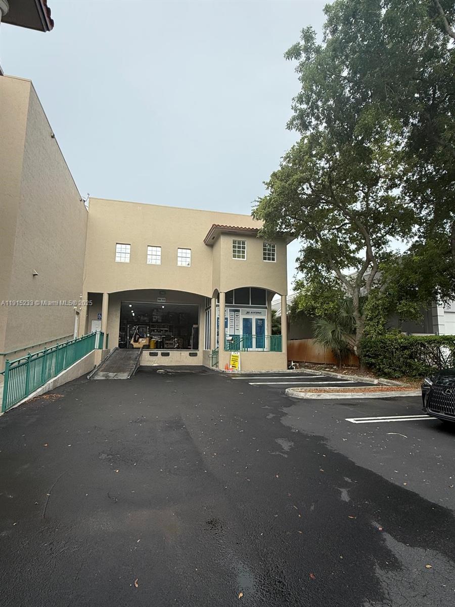 See details 113 / sq. ft. $ 2025-11-17 0 Photo